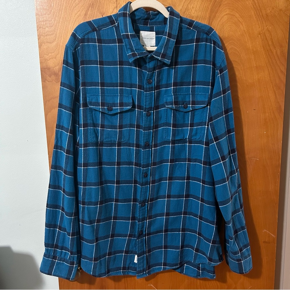 ⭐️ American Eagle blue flannel button up size XXL